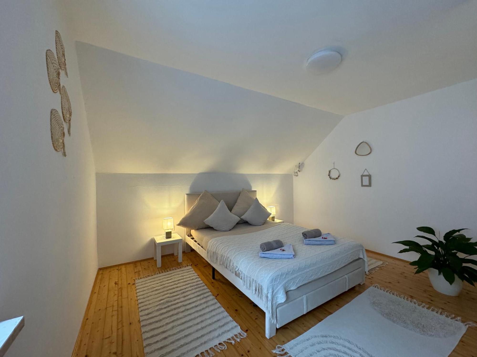 Fewo Boho 110 Qm Mit Bergblick 3 Min Bahnhof Apartment Laufen Exterior photo