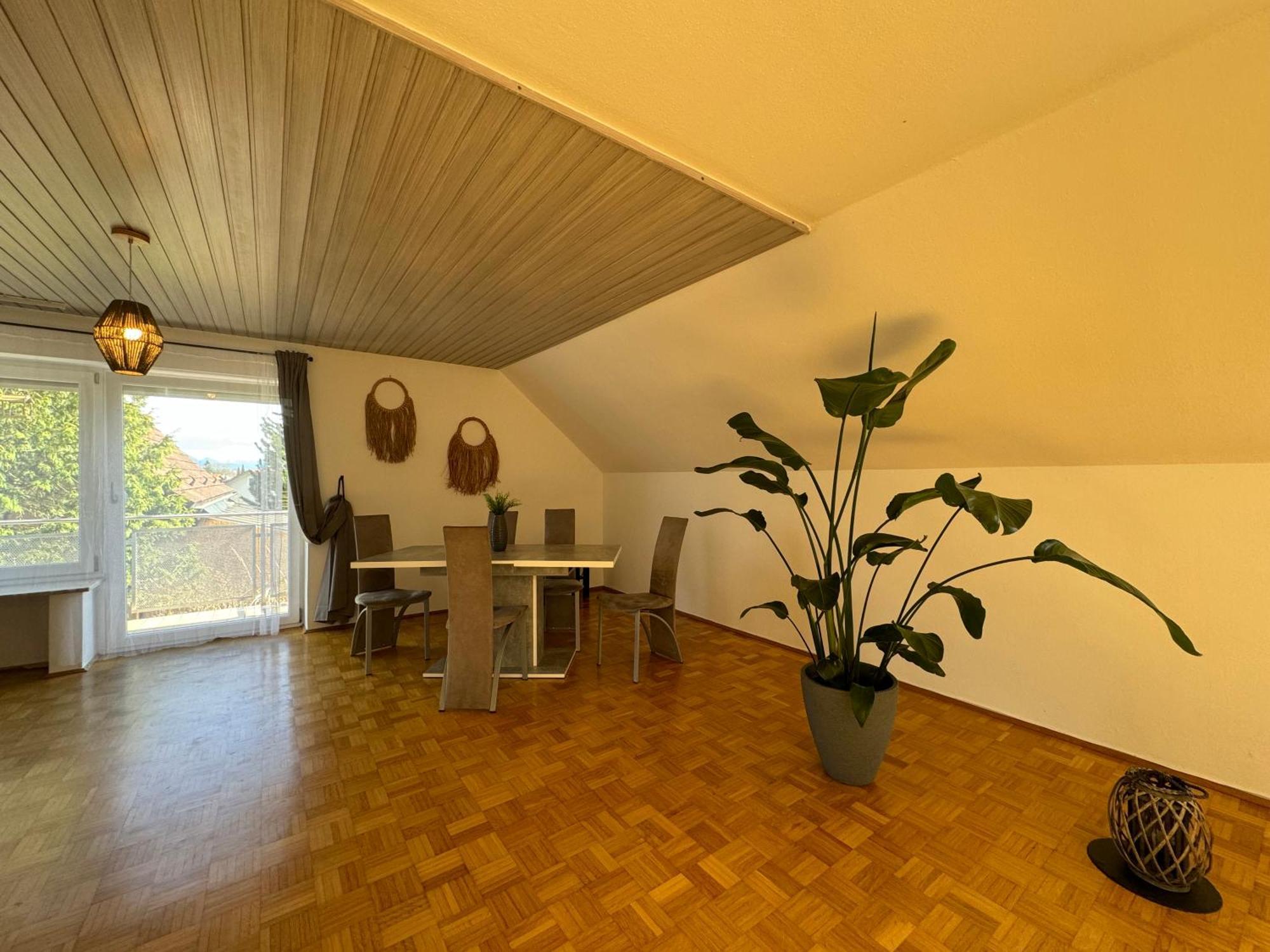 Fewo Boho 110 Qm Mit Bergblick 3 Min Bahnhof Apartment Laufen Exterior photo